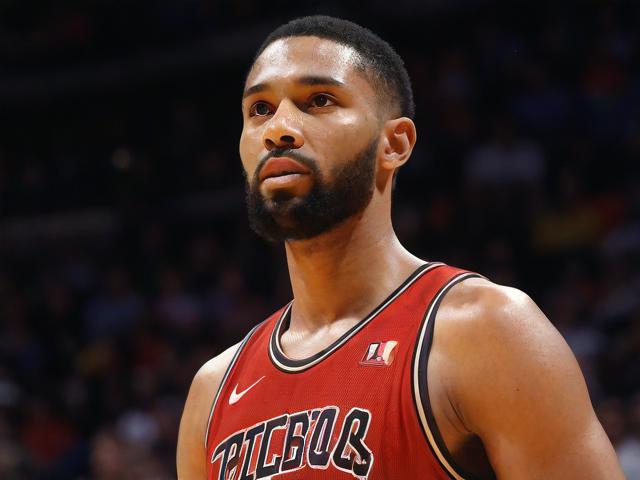 “九游app_ 历史回顾：NBA几十年来的十大经典封盖”，nba封面设计