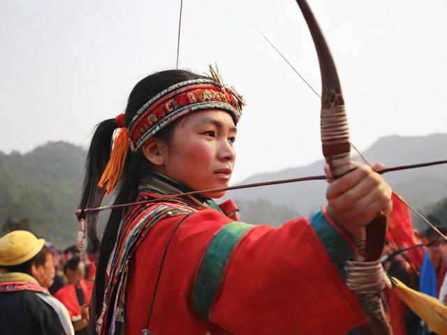 九游体育网站_ 传统射箭文化节，比拼精准的技术魅力，射箭体验活动